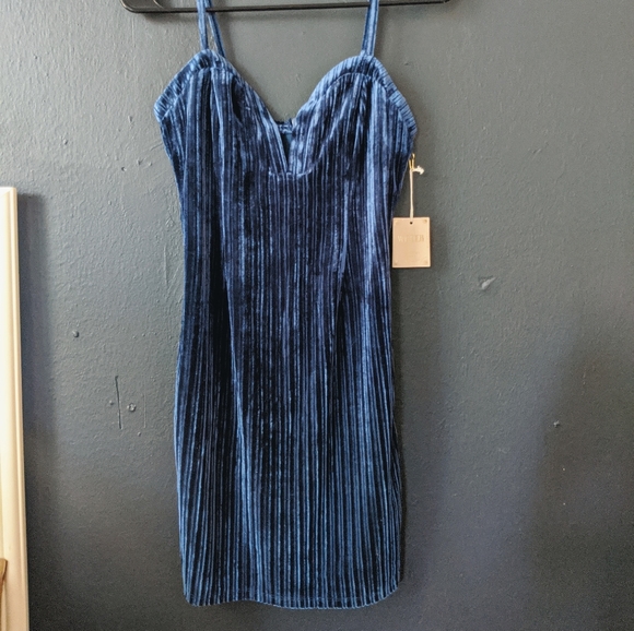 Blue Velvet Mini Dress - Picture 3 of 7